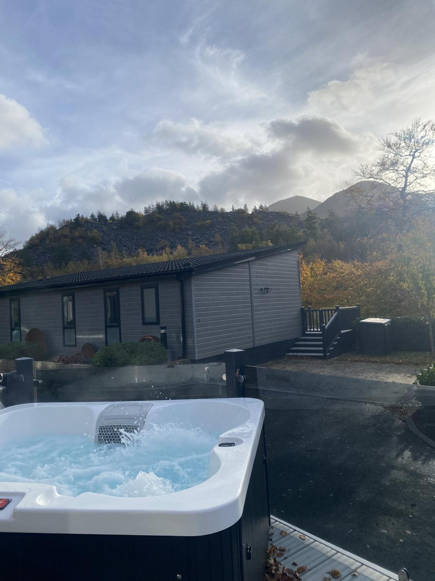 Sl06 - Idwal Lodge With Hot Tub 威尔士班戈 外观 照片
